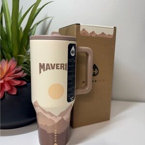 HydroJug Maverick Traveler in Cream and Brown